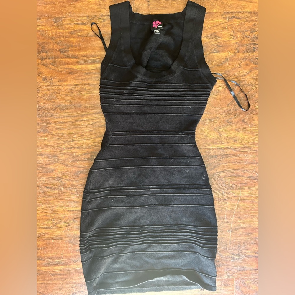 Fitted bebe dress